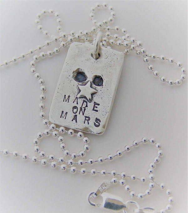 Peliglamorosa Pendant