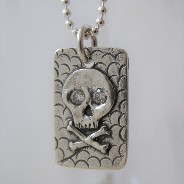 Peliglamorosa Pendant