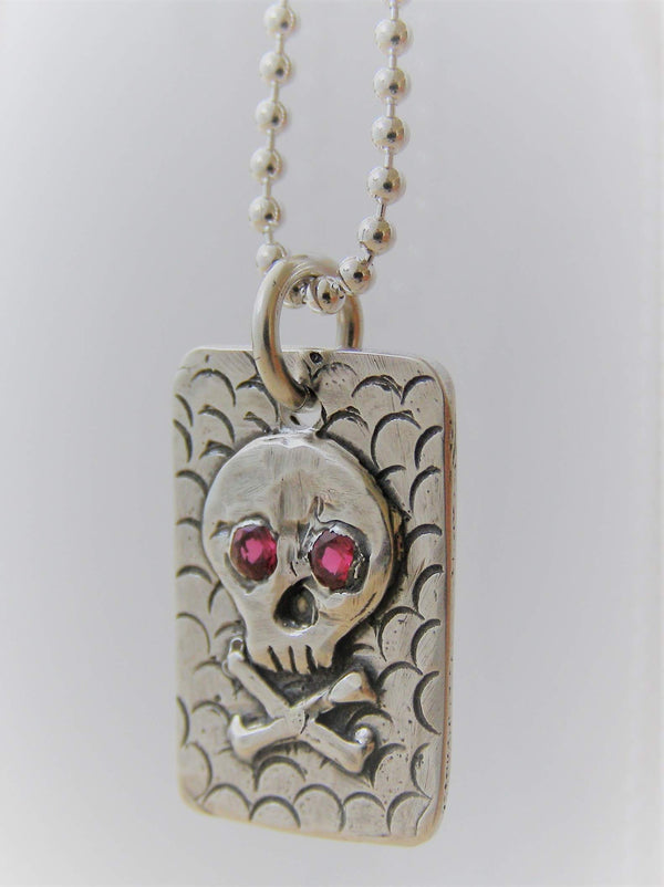 Peliglamorosa Pendant